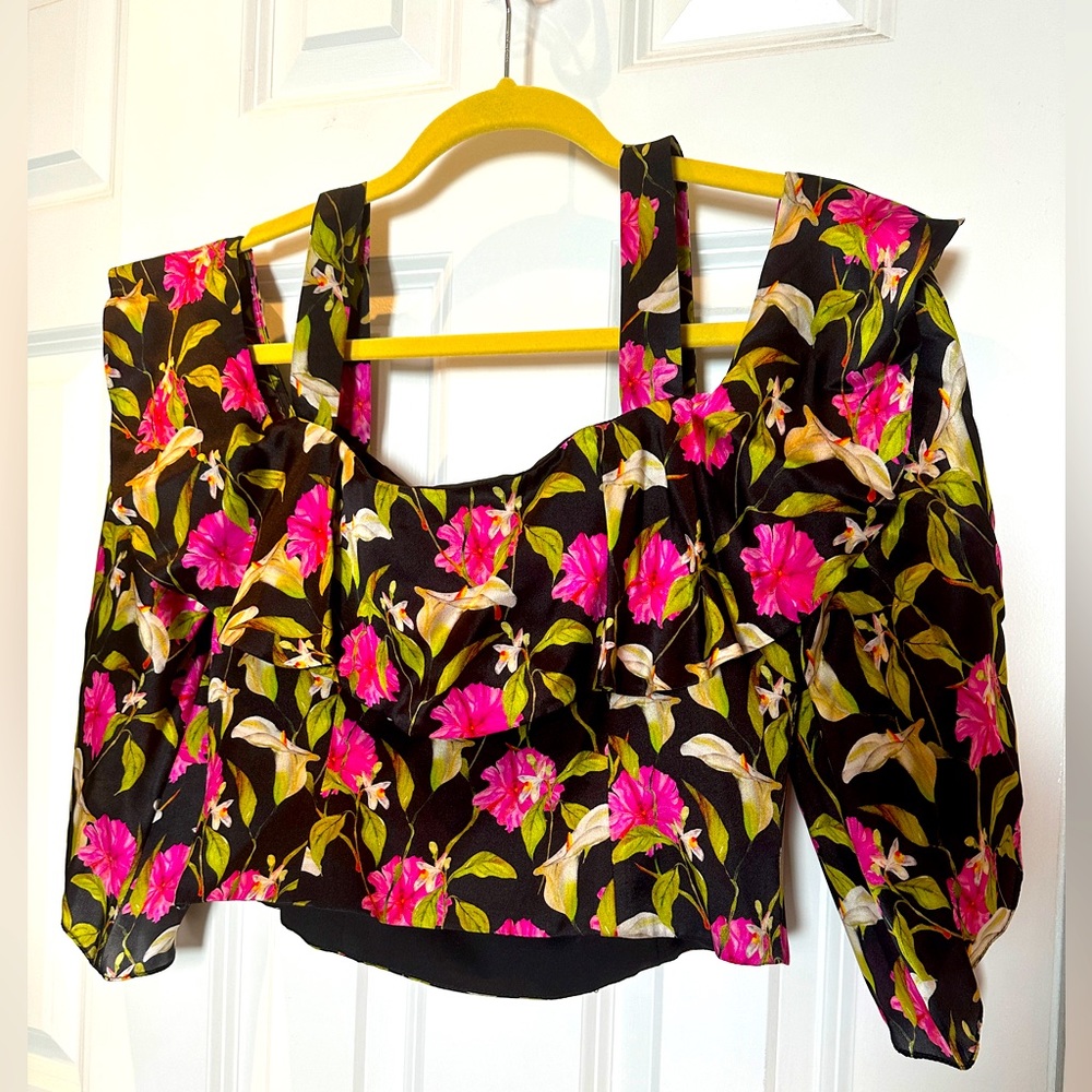 Molly Crop Top blouse with off shoulder sleeves